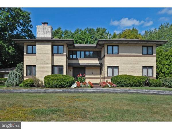 1926 FOOTHILL DR, Huntingdon Valley, PA 19006