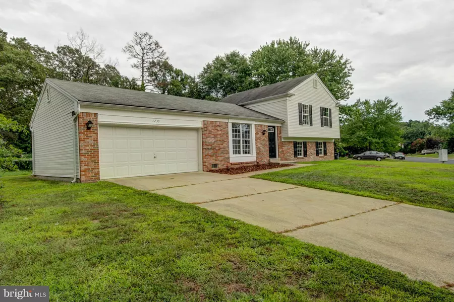 1239 BANNISTER CIR, Waldorf, MD 20602