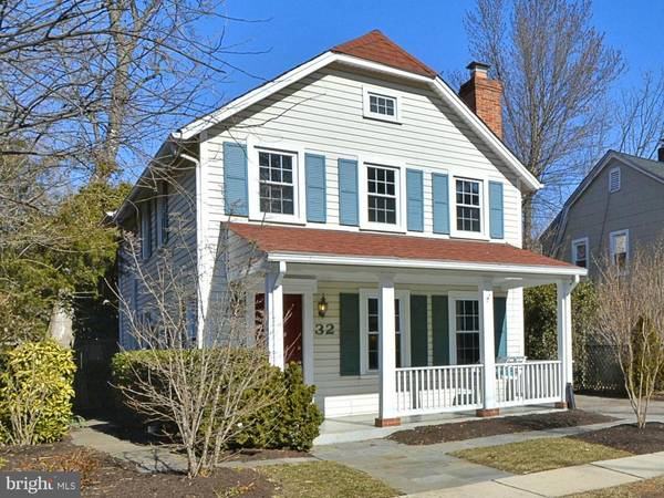 32 LINDEN ST E, Alexandria, VA 22301