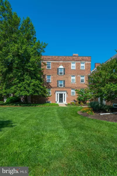 1812 ABINGDON DR #301, Alexandria, VA 22314