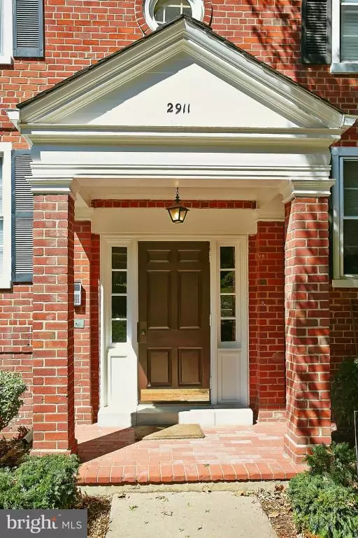 Arlington, VA 22206,2911 DINWIDDIE #B-2