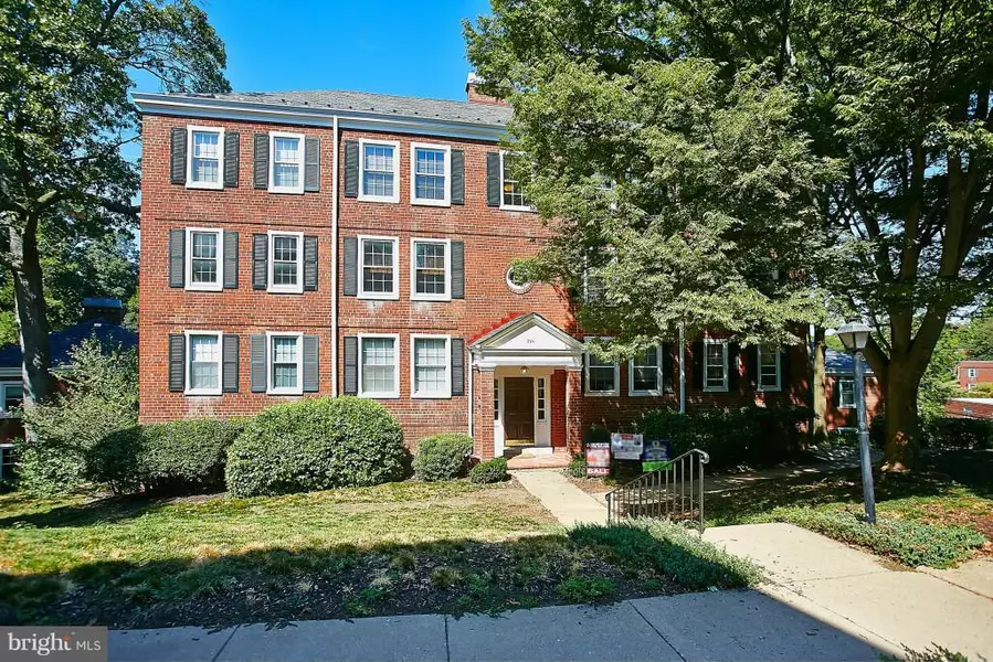 2911 DINWIDDIE #B-2, Arlington, VA 22206