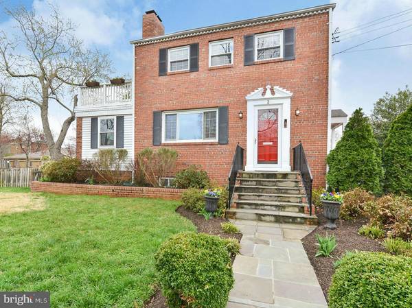 2 MYRTLE ST W, Alexandria, VA 22301