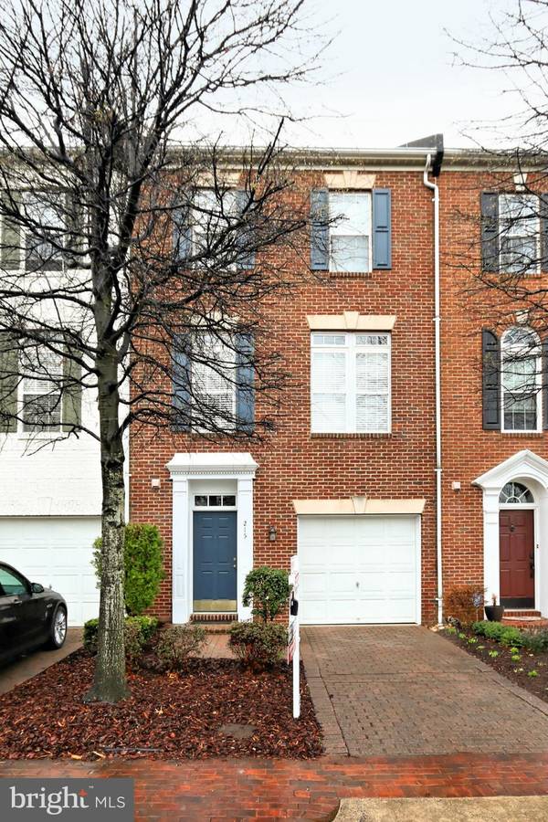 215 SOMERVELLE ST, Alexandria, VA 22304