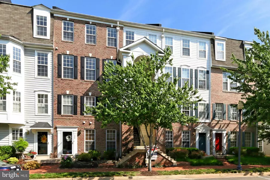 303 CAMERON STATION BLVD #104, Alexandria, VA 22304