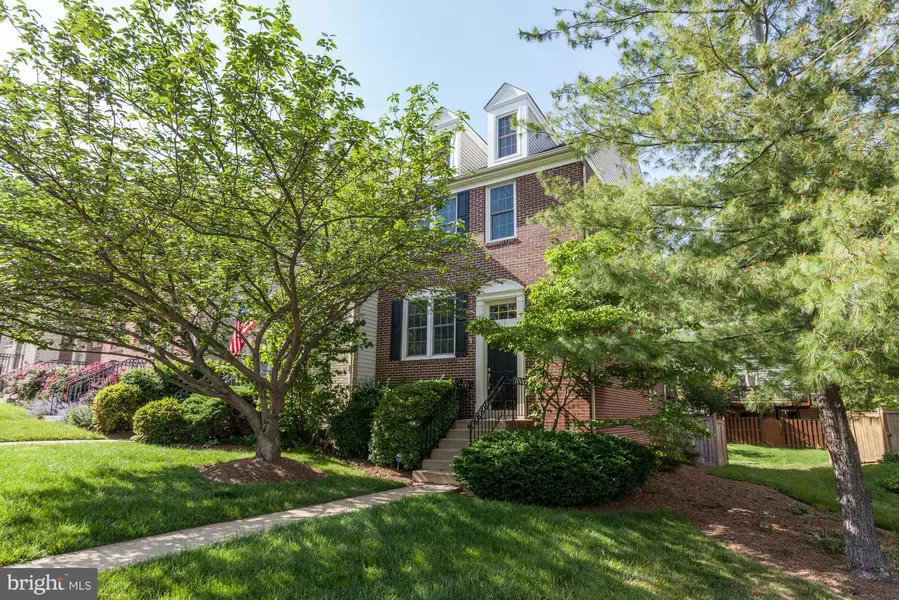 1215 QUAKER HILL DR, Alexandria, VA 22314