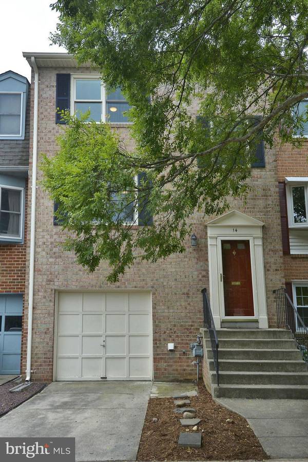 14 CHAPMAN ST, Alexandria, VA 22301