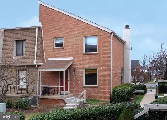 1736 DOGWOOD DR, Alexandria, VA 22302