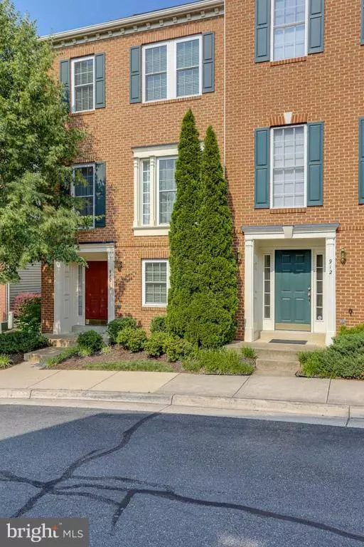 Alexandria, VA 22304,910 HARRISON CIR