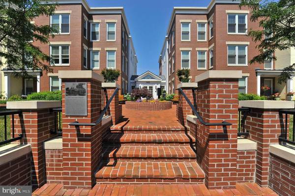 910 POWHATAN ST #206S, Alexandria, VA 22314