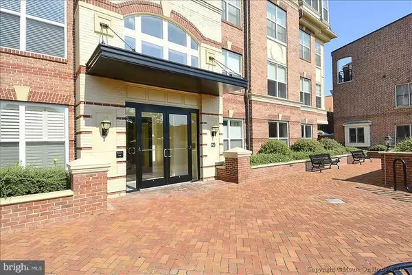 Alexandria, VA 22314,320 WEST ST #106