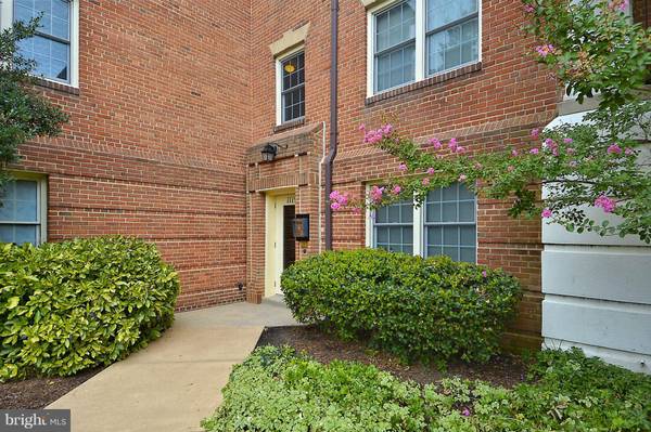 1119 PITT ST N #2A, Alexandria, VA 22314