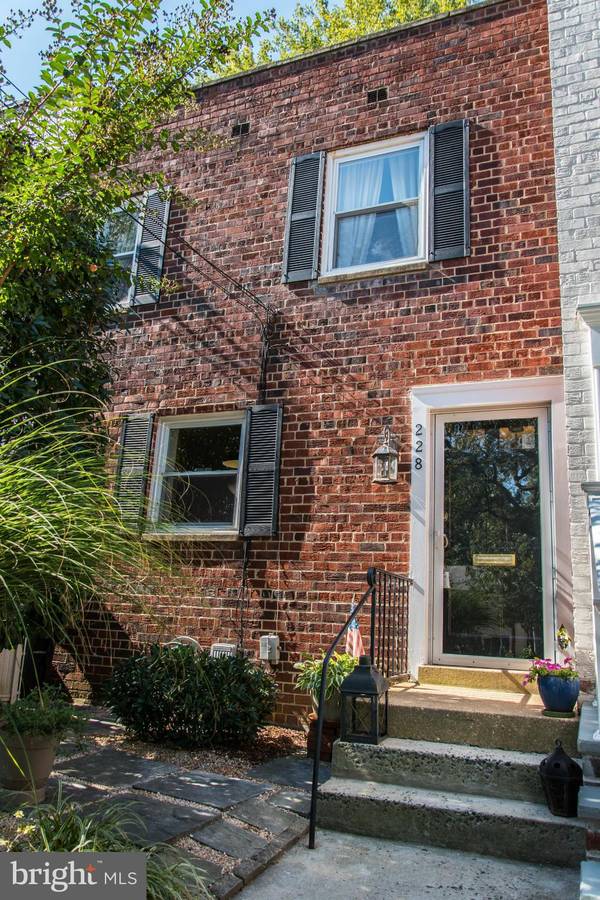 228 TENNESSEE AVE, Alexandria, VA 22305