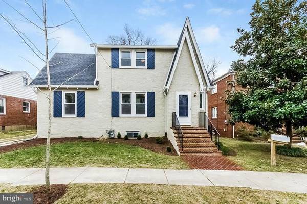 15 CHAPMAN ST, Alexandria, VA 22301