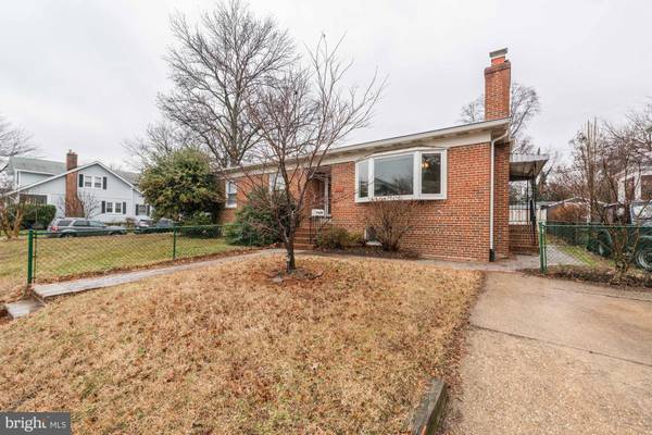 300 OAK ST E, Alexandria, VA 22301