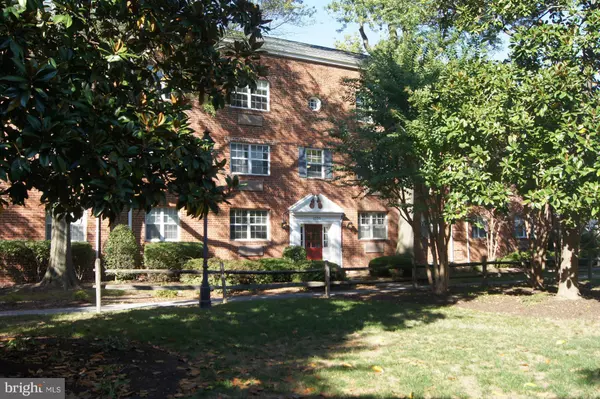 1730 ABINGDON DR #201, Alexandria, VA 22314