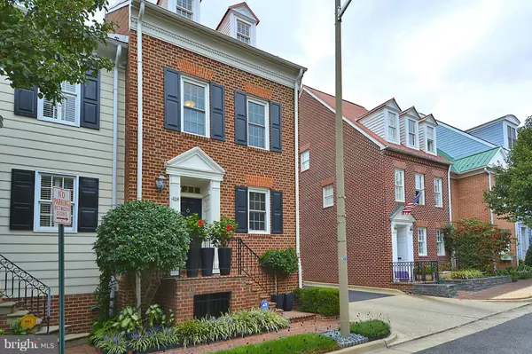 418 PITT ST N, Alexandria, VA 22314