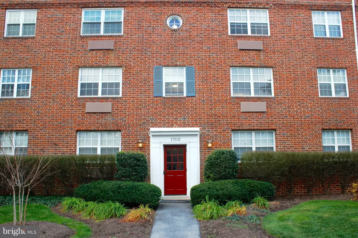 Alexandria, VA 22314,1702 ABINGDON DR #301