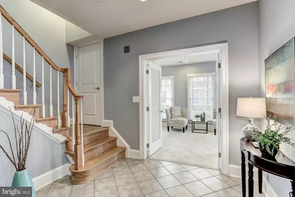Alexandria, VA 22314,1816 POTOMAC GREENS DR