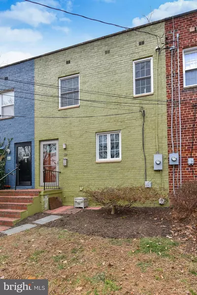 39 KENNEDY ST, Alexandria, VA 22305