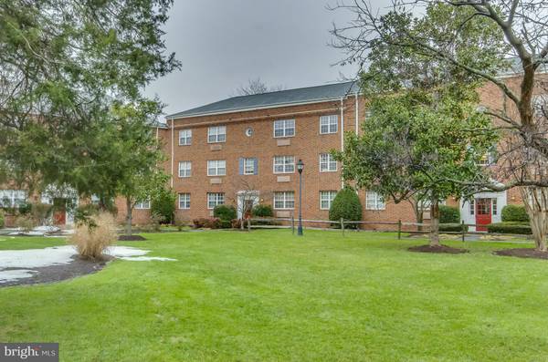 1710 ABINGDON DR #302, Alexandria, VA 22314