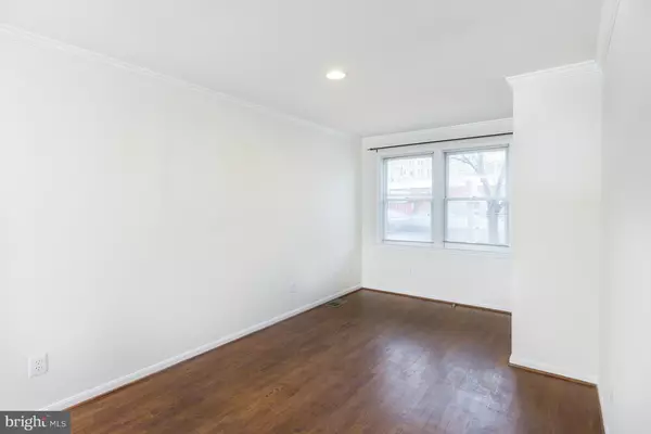 Alexandria, VA 22314,617 HENRY ST