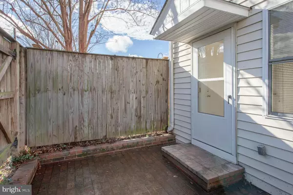Alexandria, VA 22314,617 HENRY ST