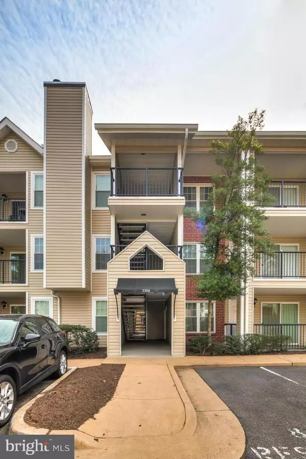 Alexandria, VA 22302,3304 WYNDHAM CIR #333