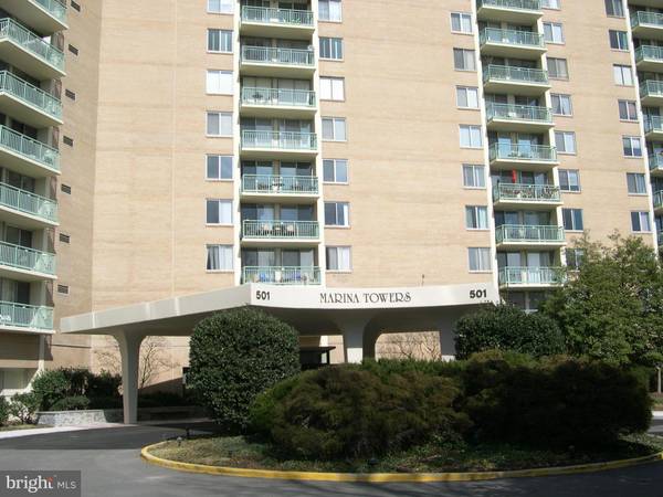 501 SLATERS LN #104, Alexandria, VA 22314