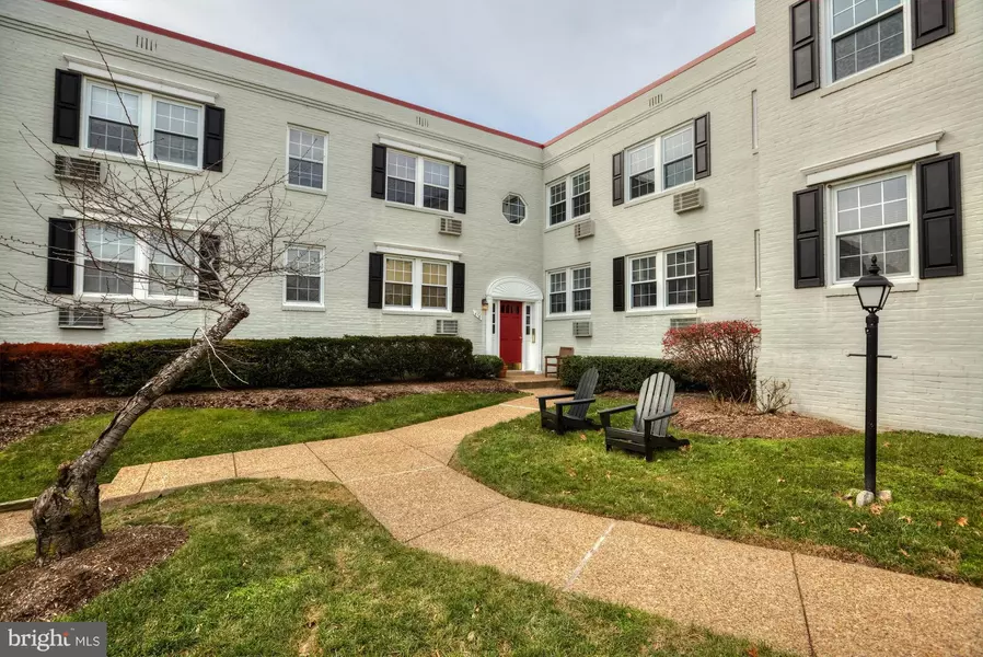 416 BASHFORD LN #102, Alexandria, VA 22314