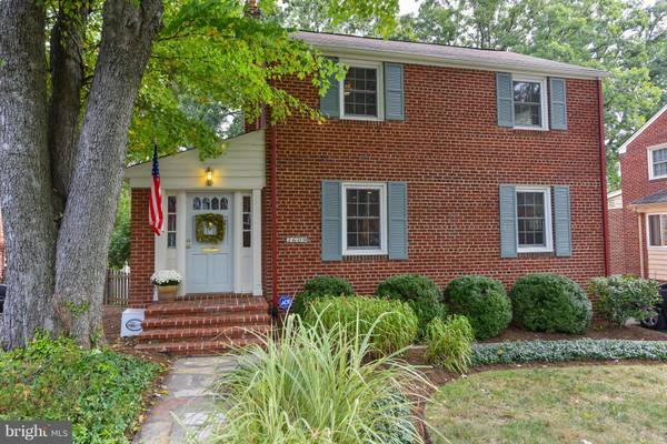 1609 CRESTWOOD DR, Alexandria, VA 22302