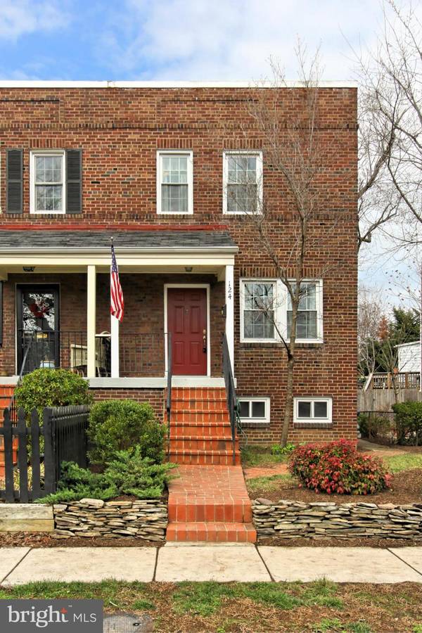 124 MAPLE ST E, Alexandria, VA 22301