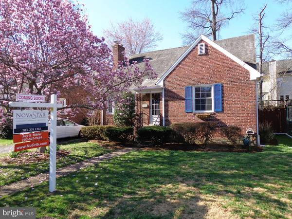 1712 OAKCREST DR, Alexandria, VA 22302