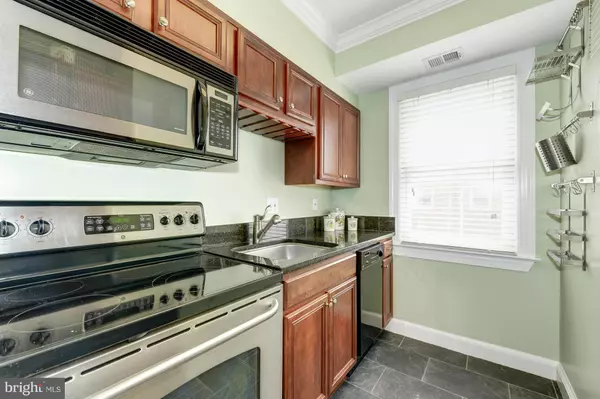 Alexandria, VA 22314,718 WASHINGTON ST #301