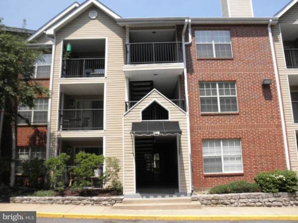 3308 WYNDHAM CIR #117, Alexandria, VA 22302