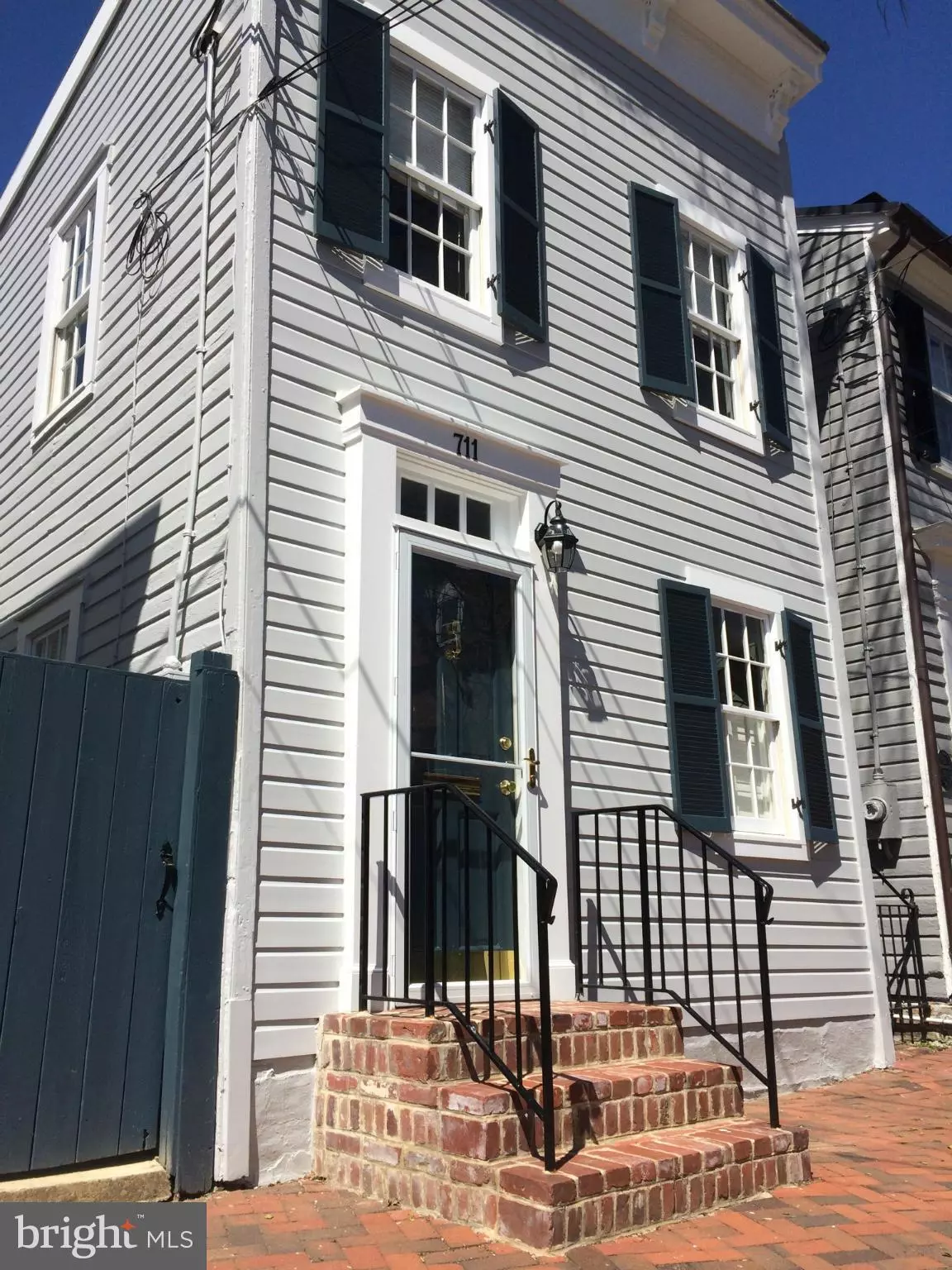 Alexandria, VA 22314,711 LEE ST S