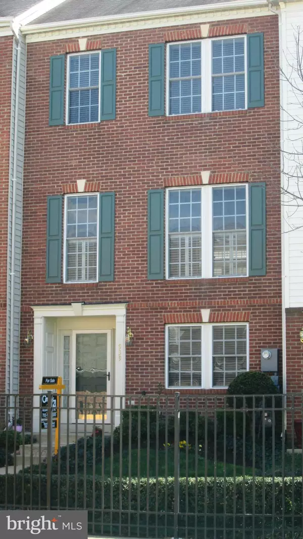 Alexandria, VA 22304,939 HARRISON CIR