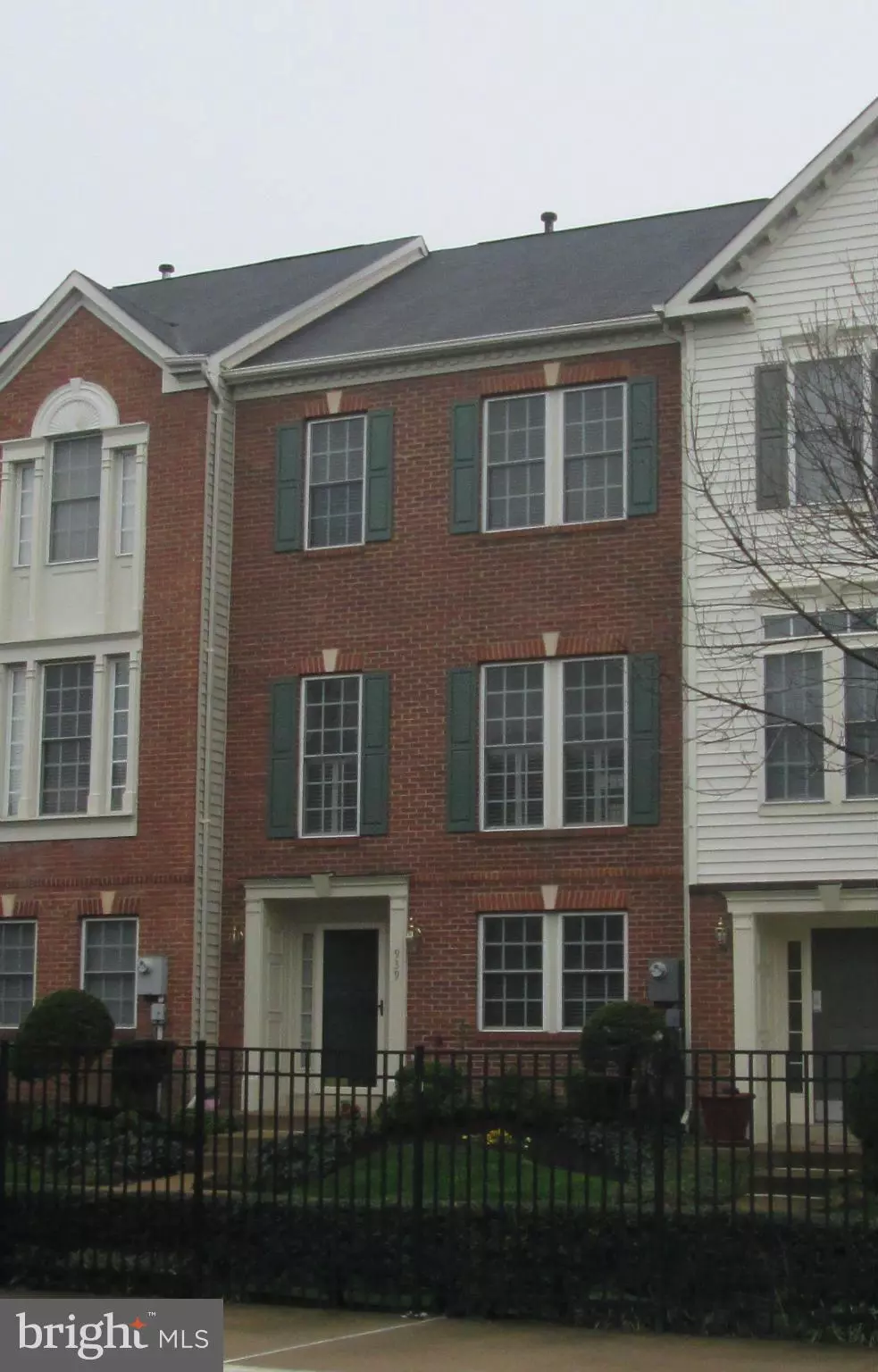 Alexandria, VA 22304,939 HARRISON CIR