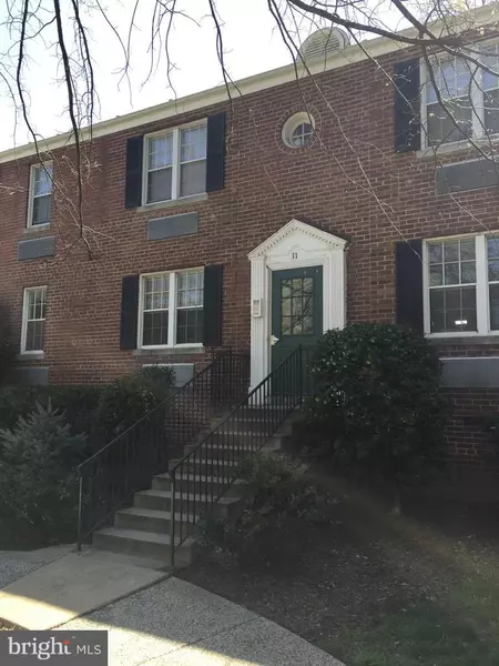 11 GLEBE RD #A, Alexandria, VA 22305