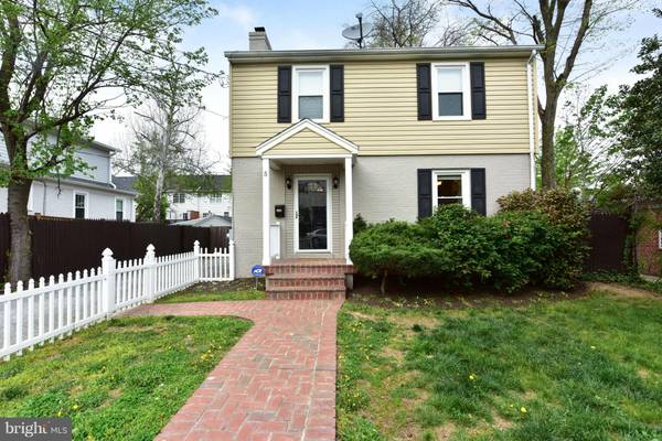 5 LEADBEATER ST, Alexandria, VA 22305