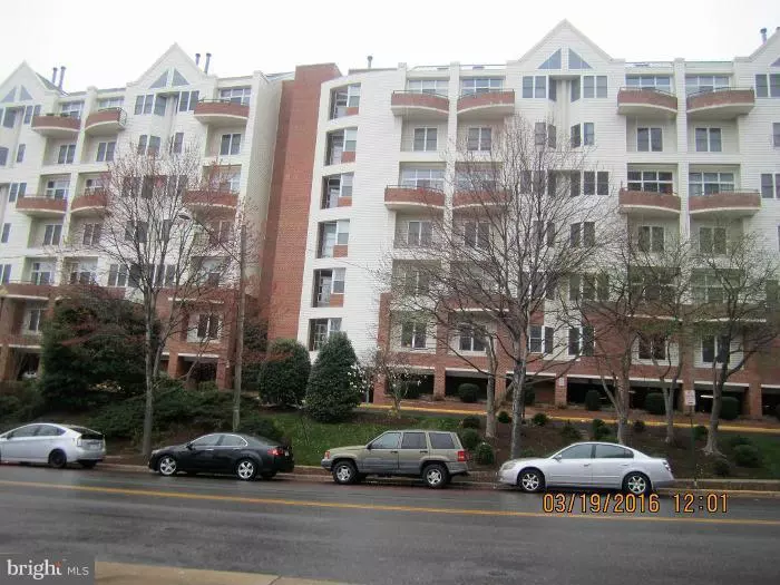 301 REYNOLDS ST #201, Alexandria, VA 22304