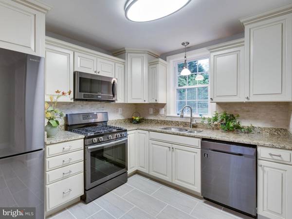 2506 VALLEY DR, Alexandria, VA 22302