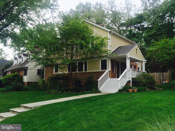 710 PARKWAY TER, Alexandria, VA 22302