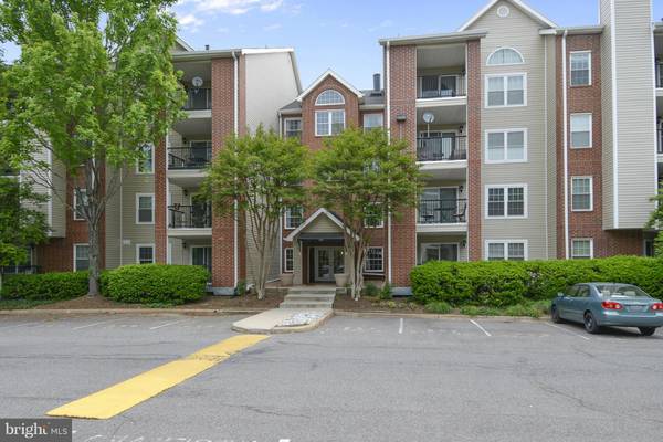 3315 WYNDHAM CIR #1230, Alexandria, VA 22302