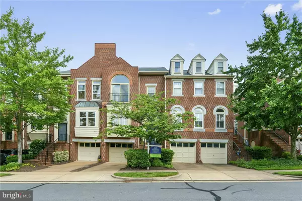 3903 COURTLAND CIR, Alexandria, VA 22305