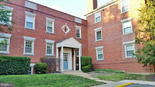 1409 ABINGDON DR E #1, Alexandria, VA 22314