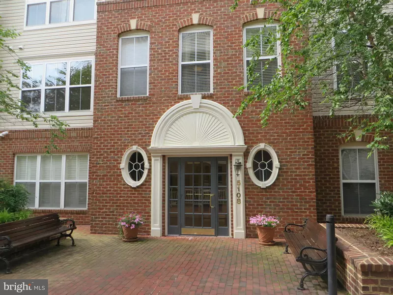 5108 DONOVAN DR #105, Alexandria, VA 22304