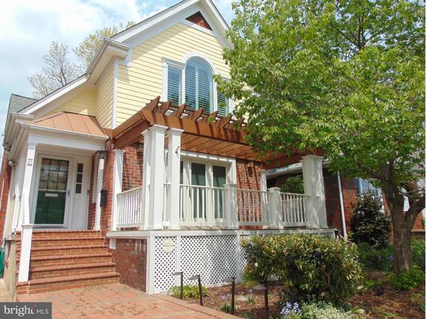 27 MYRTLE ST W, Alexandria, VA 22301