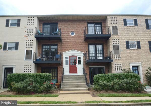 420 ARMISTEAD ST #T2, Alexandria, VA 22312