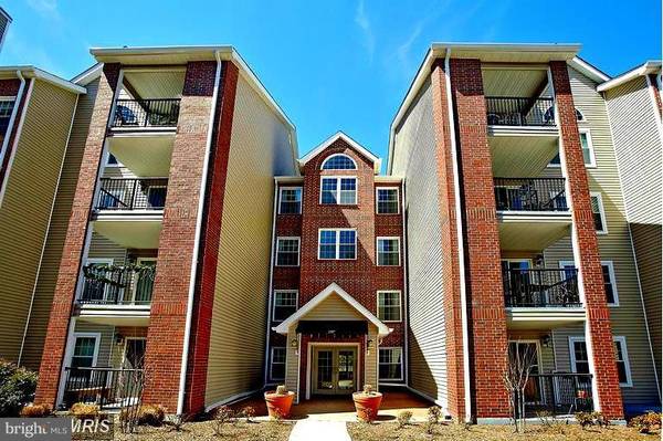 3307 WYNDHAM CIR #4164, Alexandria, VA 22302